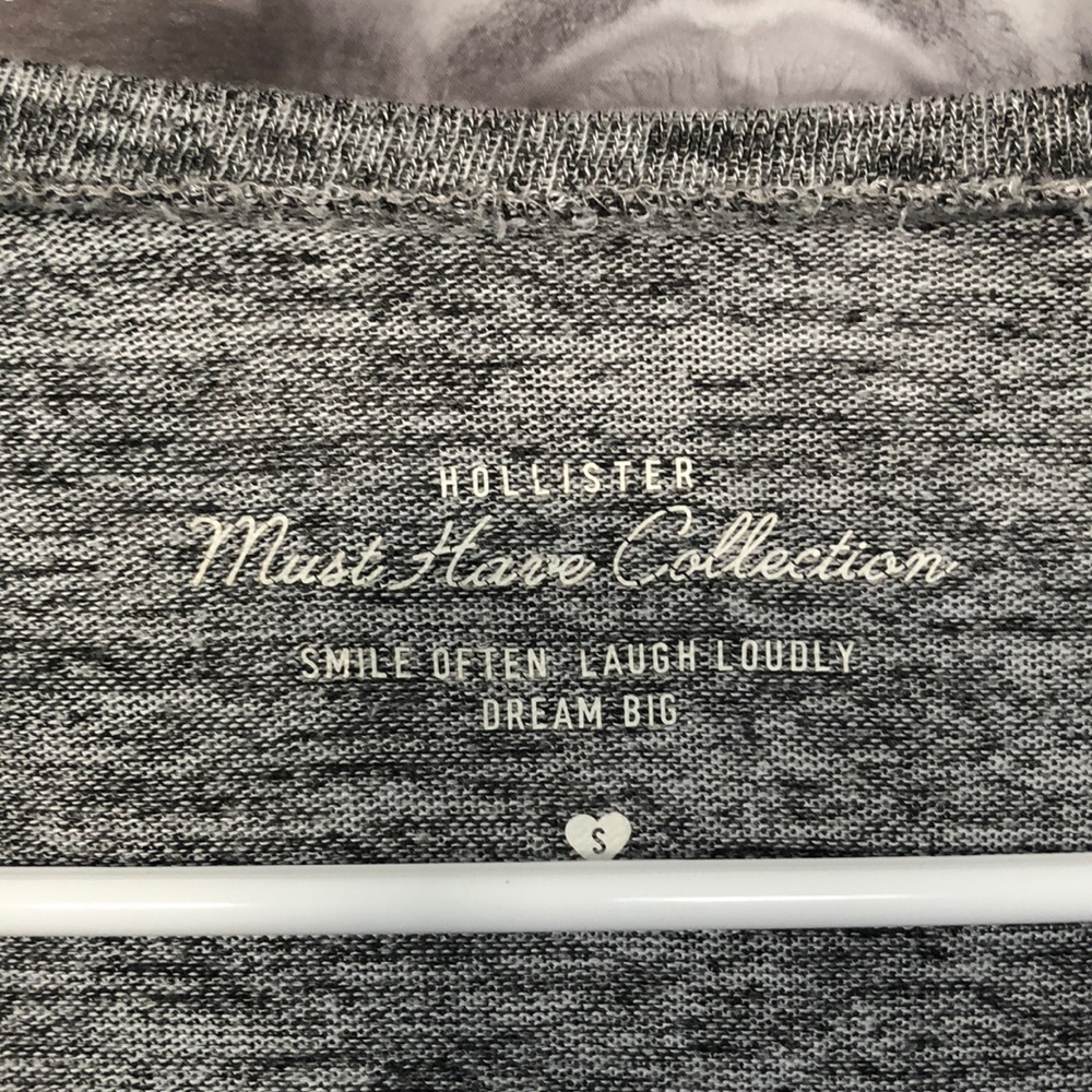 Grey Hollister long sleeve - Picture 4 of 4